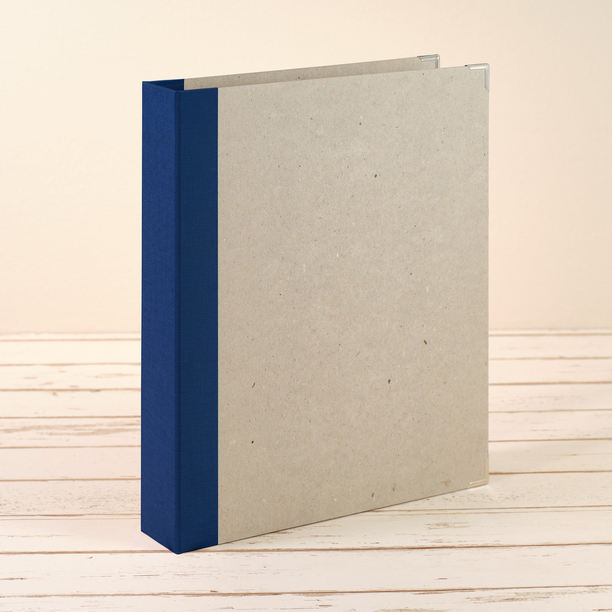 A4 Album mit dunkelblauem Leinenrücken