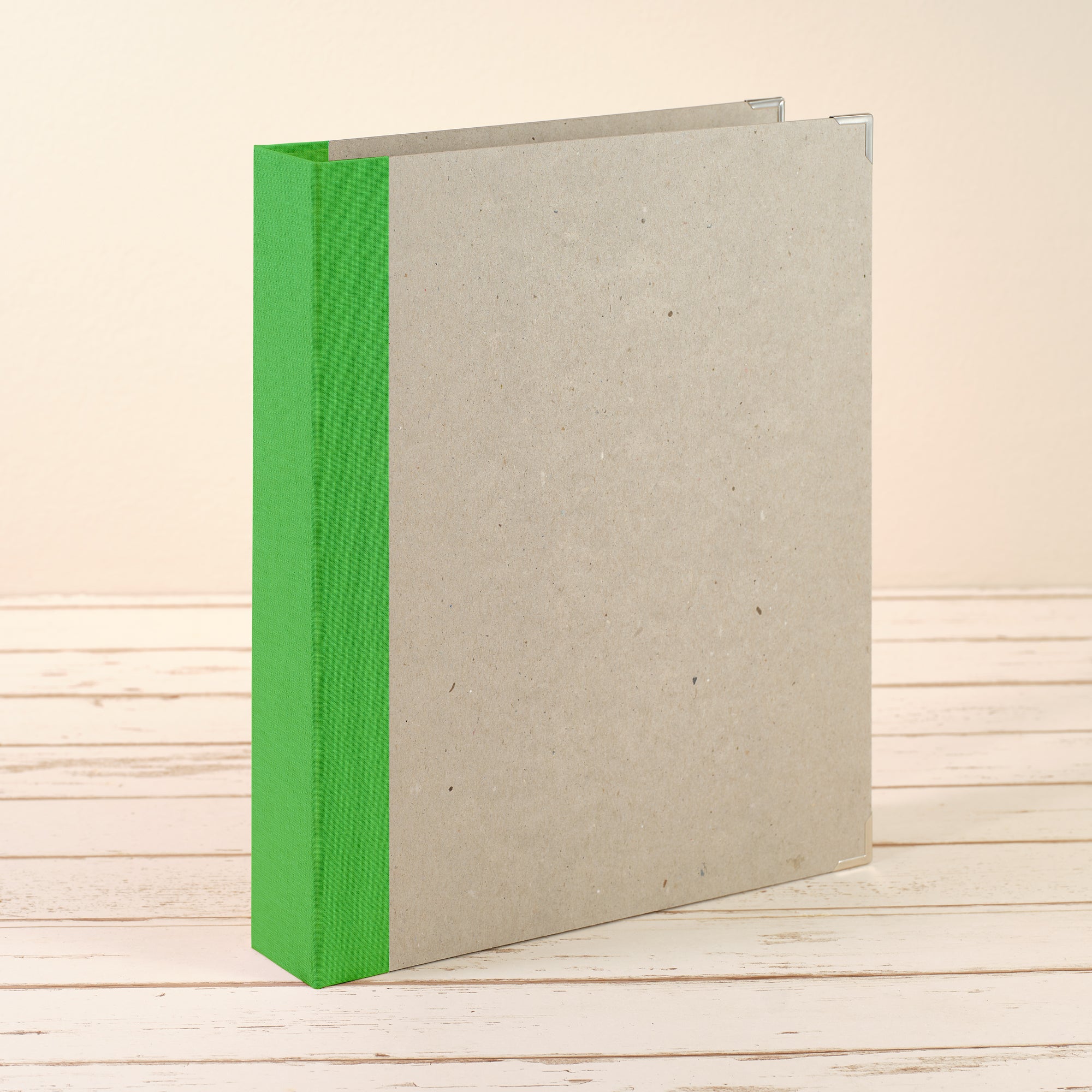 A4 Album mit grünem Leinenrücken