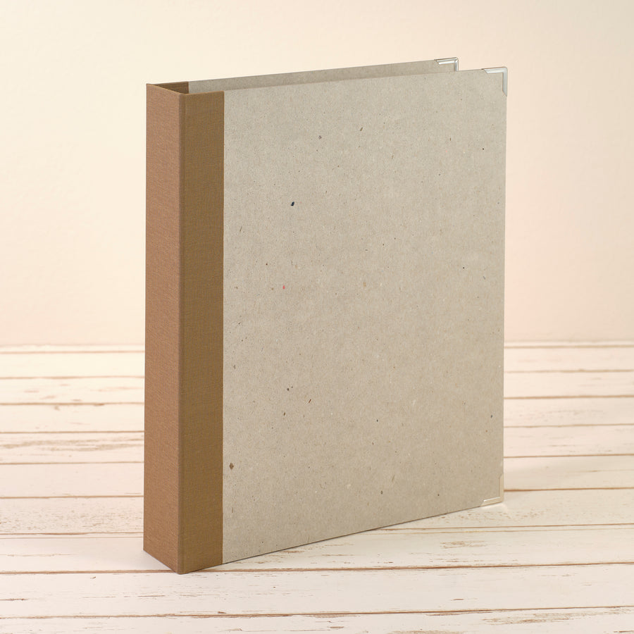 A4 Ordner mit camelfarbenem Leinenrücken