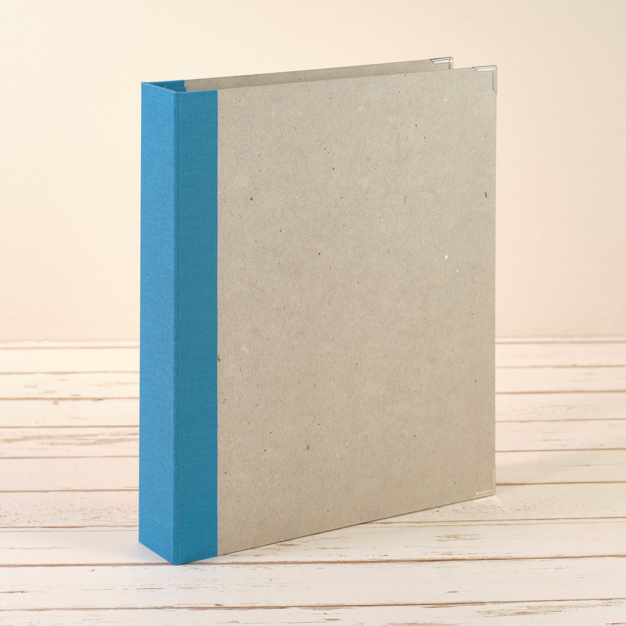 A4 Ordner mit meerblauem Leinenrücken