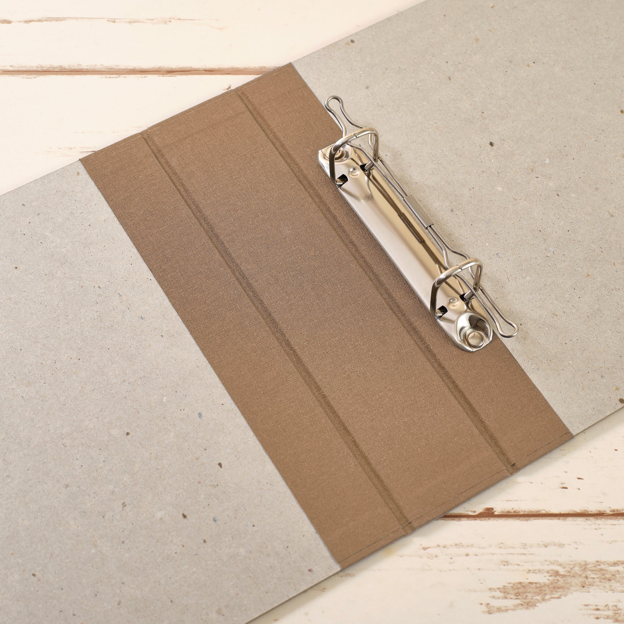 A4 Querformat Album mit camelbraunem Leinenrücken