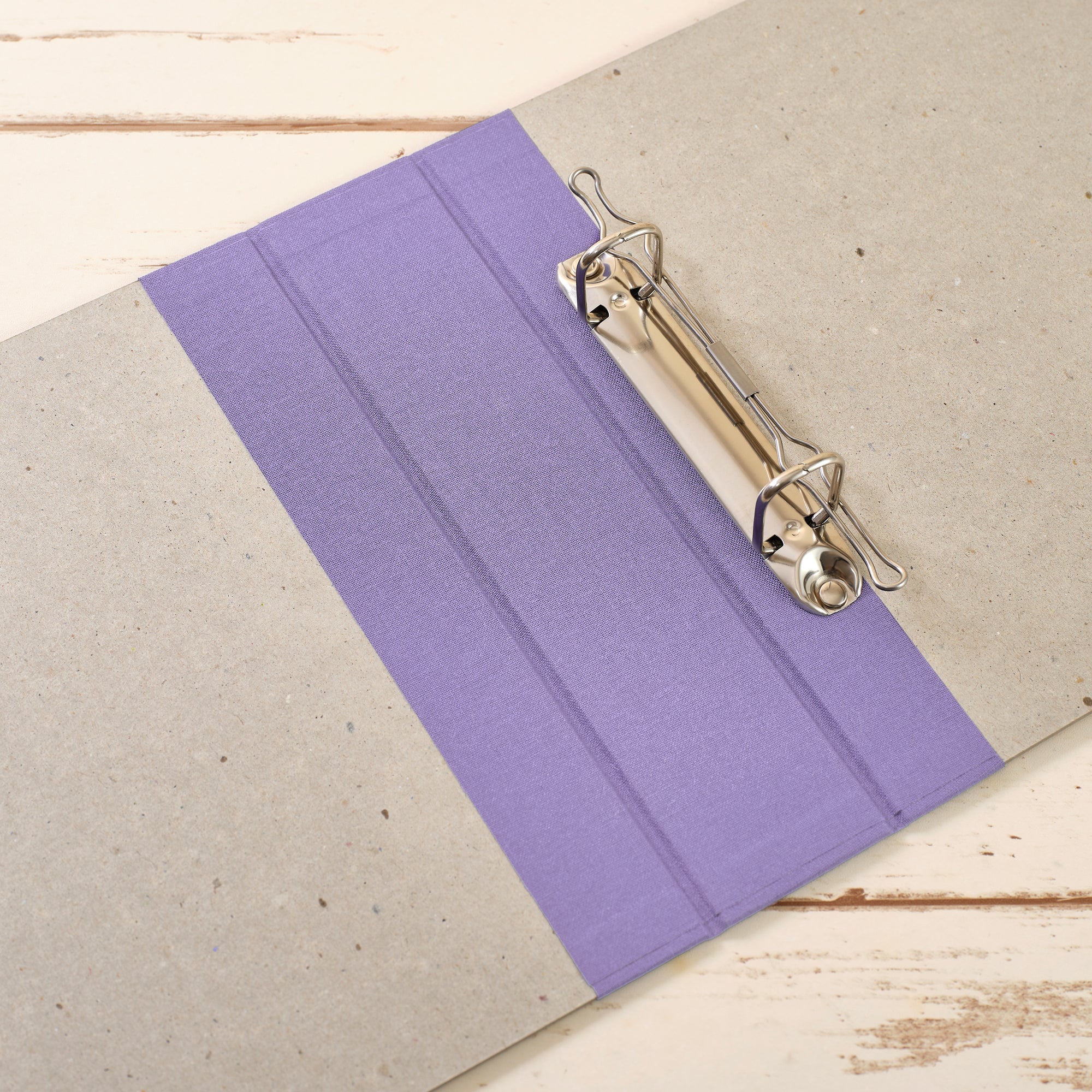 A5 Ordner mit lavendelfarbenem Leinenrücken