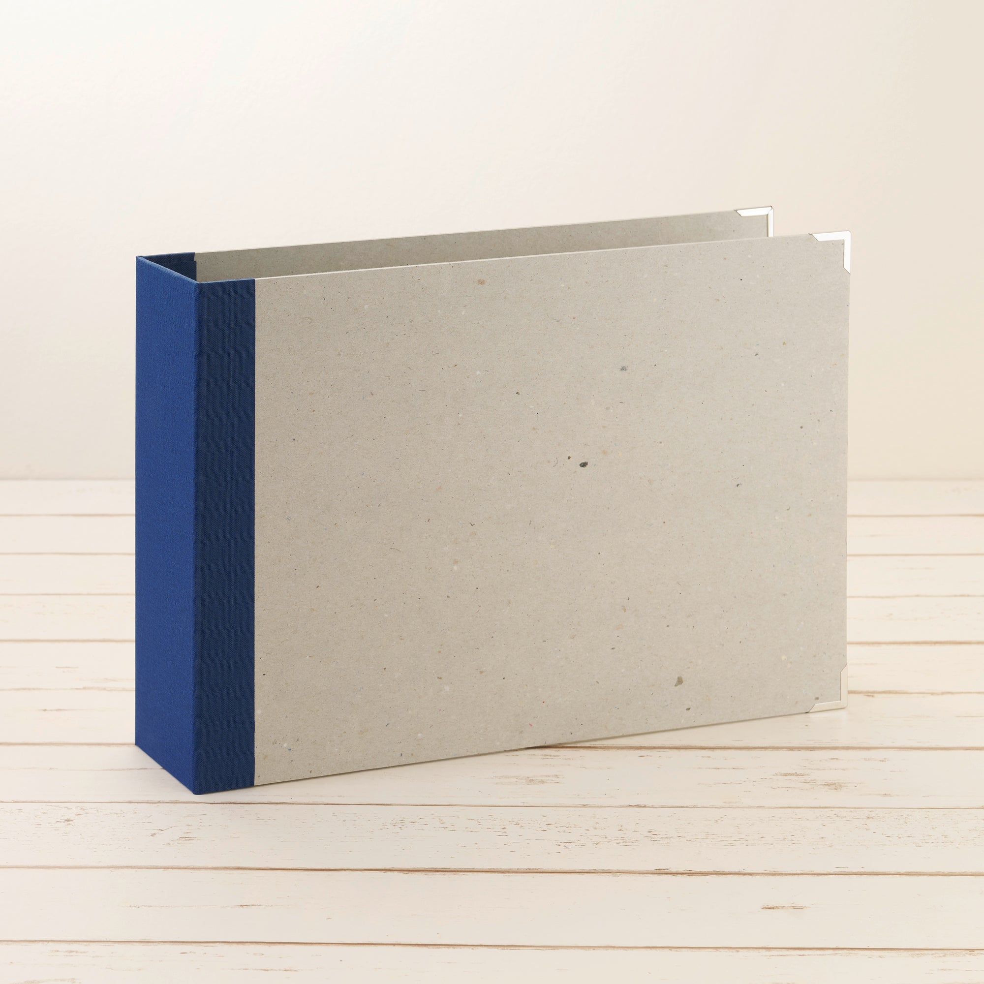 A4 Ordner Querformat breiter Leinenrücken dunkelblau - Layflat Album