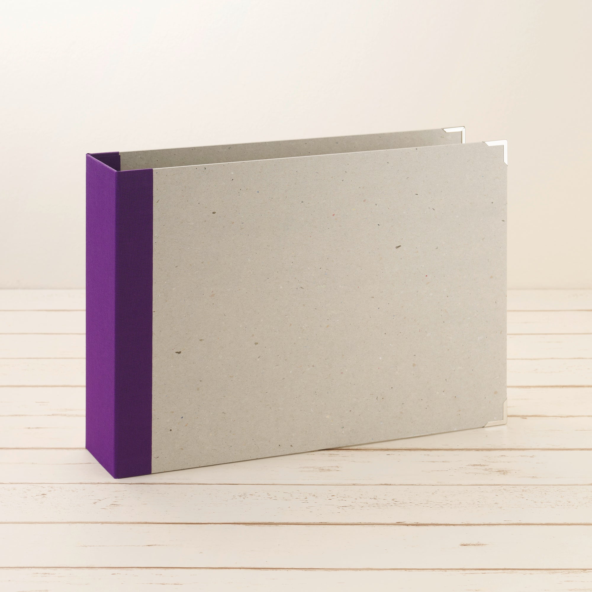 A4 Ordner Querformat breiter Leinenrücken violett - Layflat Album
