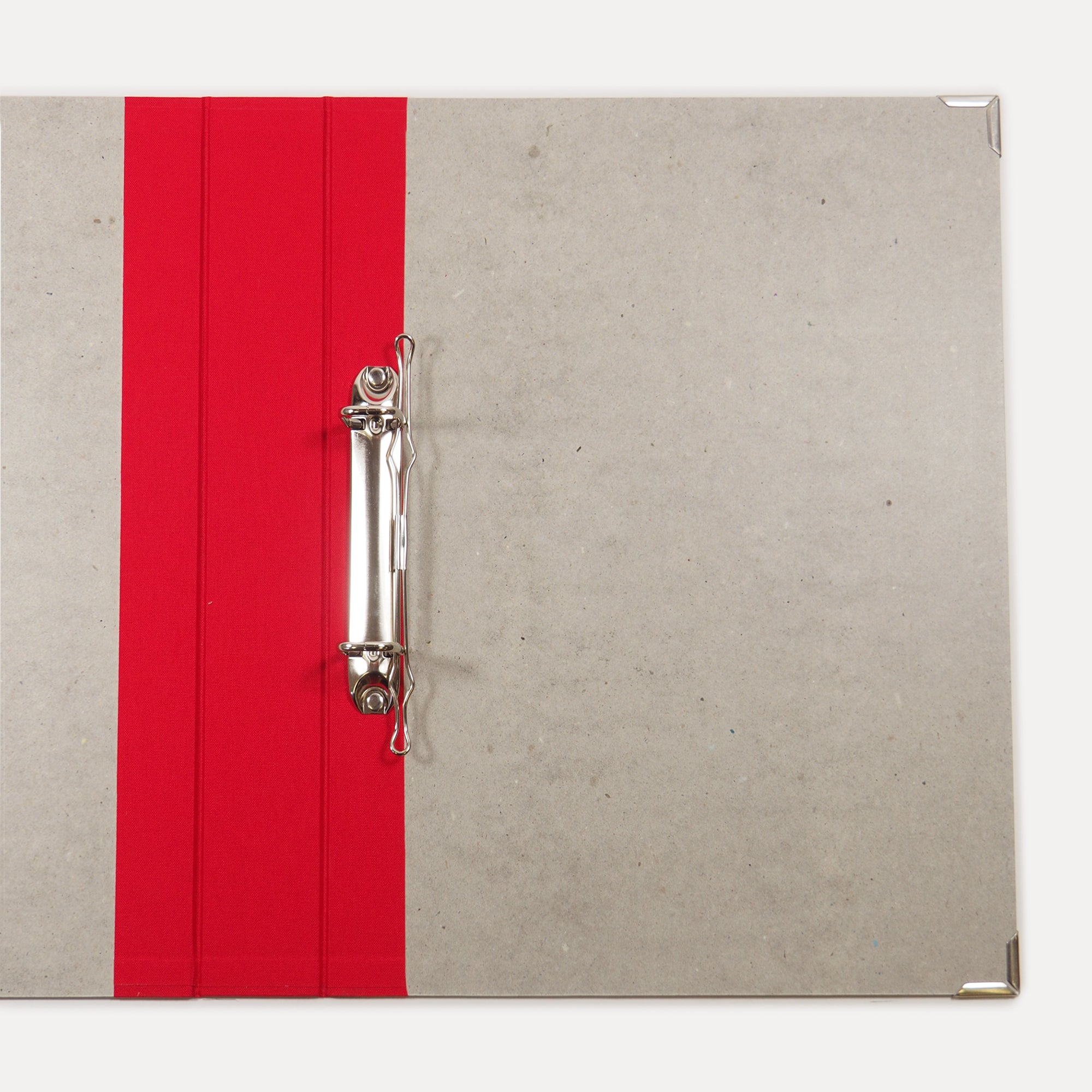 A4 Ordner mit rotem Leinenrücken