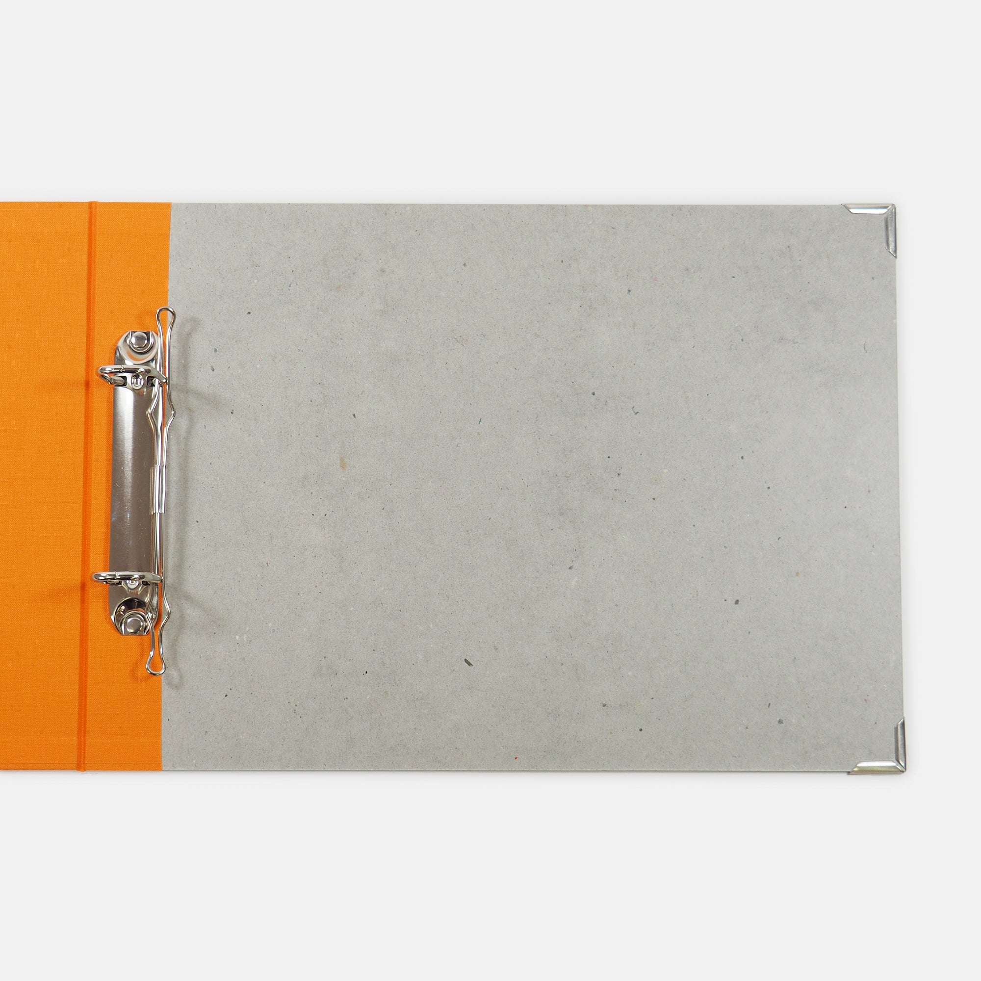 A4 Querformat Album mit orangenem Leinenrücken